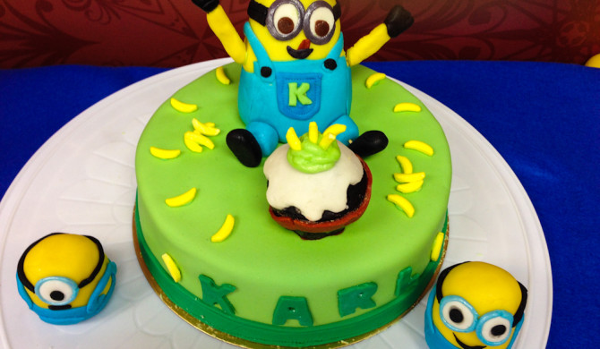 Minion cake